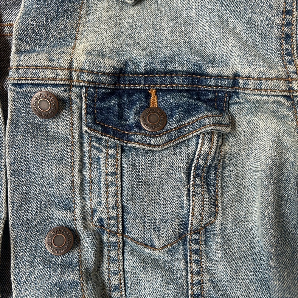 OLD NAVY Faded Denim Collared Jacket With Bronze Buttons & Pockets - Picture 4 of 9